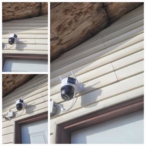 Cámaras WiFi instaladas en la fachada de una casa